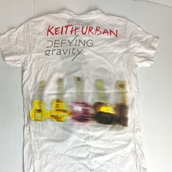 Keith Urban defying gravity Tshirt - Picture 2 of 4